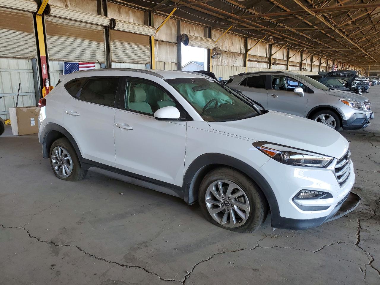 2017 HYUNDAI TUCSON SE photo 10