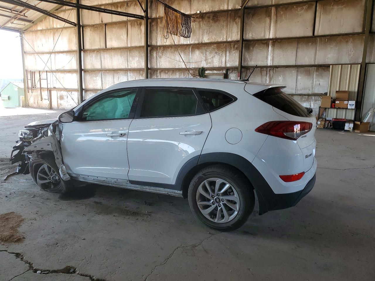 2017 HYUNDAI TUCSON SE photo 4