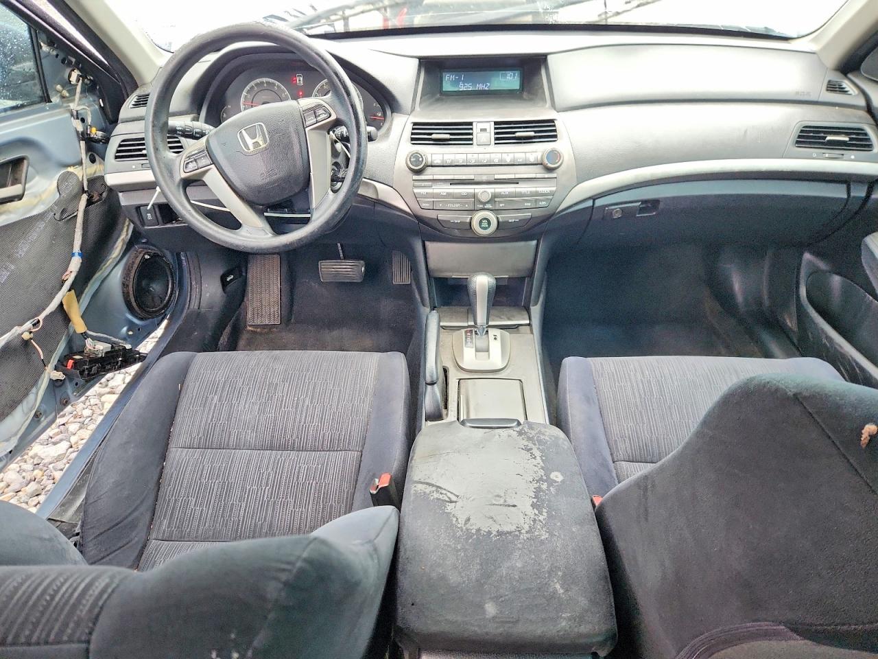 2011 HONDA ACCORD LX photo 15
