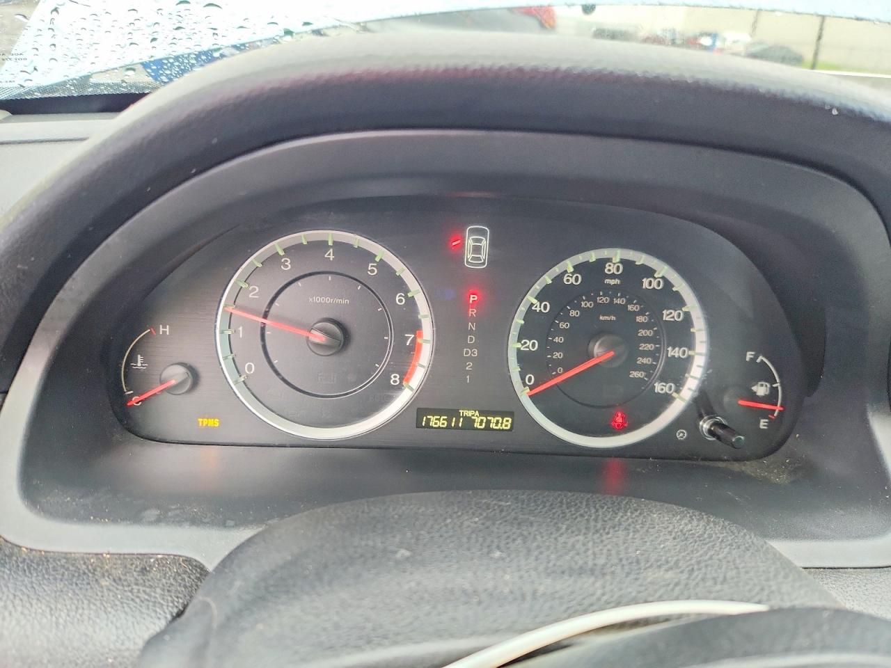 2011 HONDA ACCORD LX photo 17