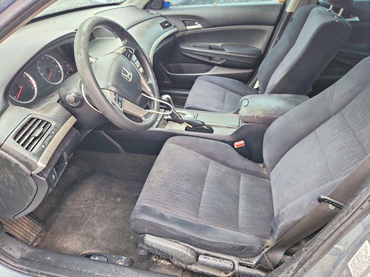 2011 HONDA ACCORD LX photo 13