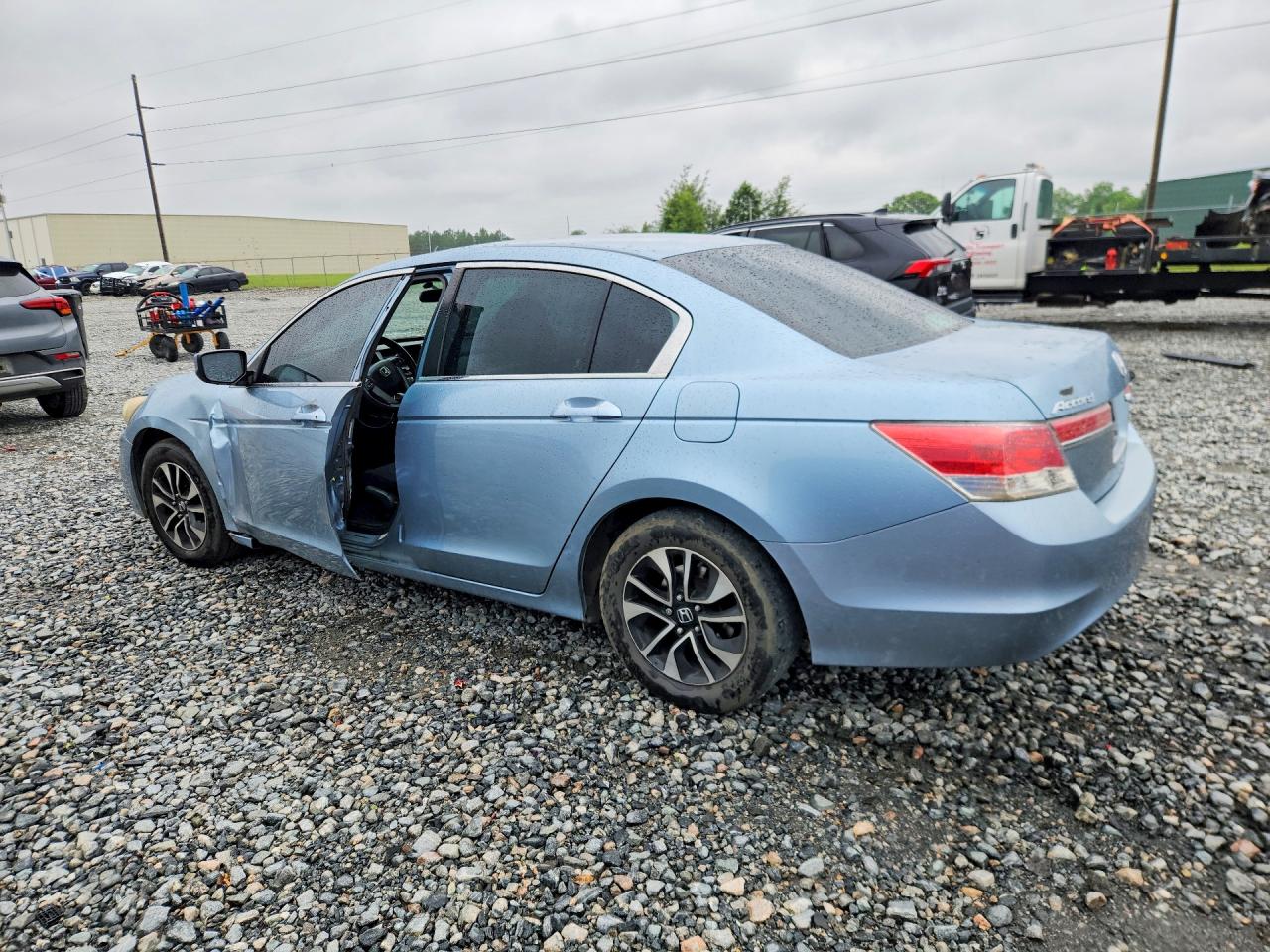 2011 HONDA ACCORD LX photo 3