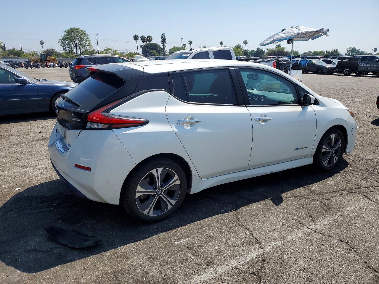 2018 NISSAN LEAF SV photo 3