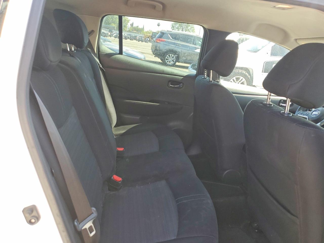 2018 NISSAN LEAF SV photo 10