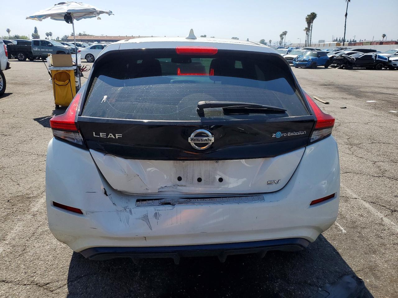 2018 NISSAN LEAF SV photo 6