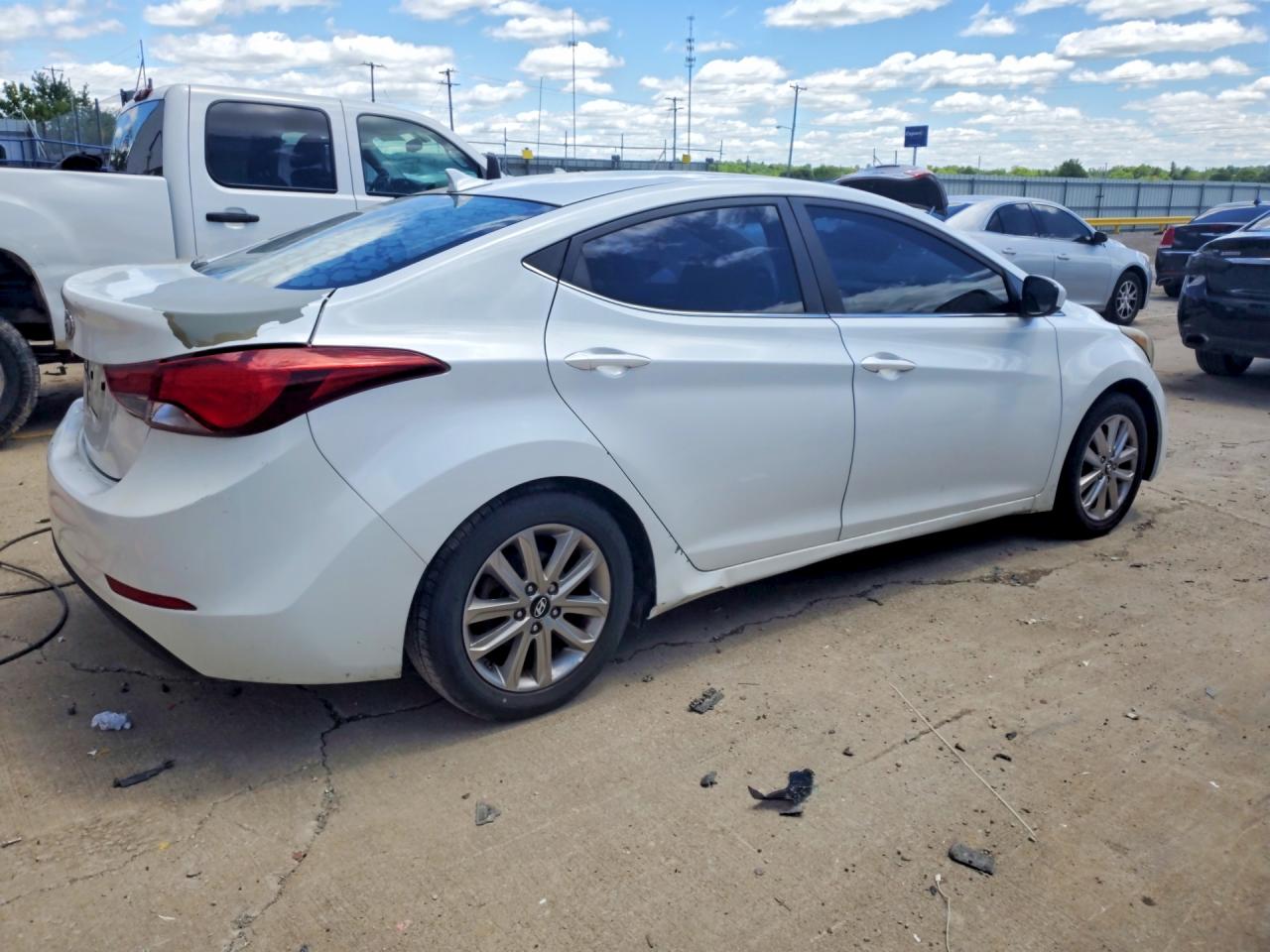 2015 HYUNDAI ELANTRA SE photo 5