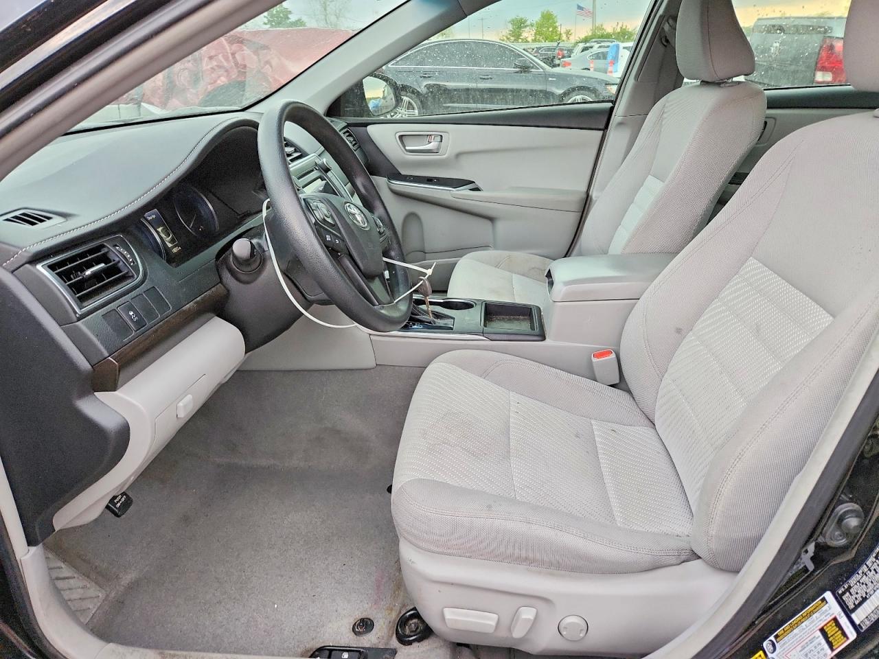 2017 TOYOTA CAMRY LE photo 13