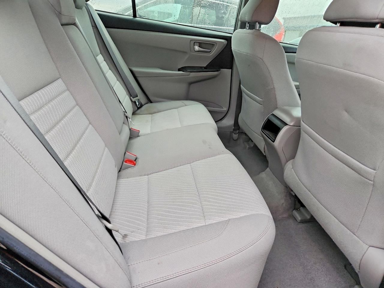 2017 TOYOTA CAMRY LE photo 19