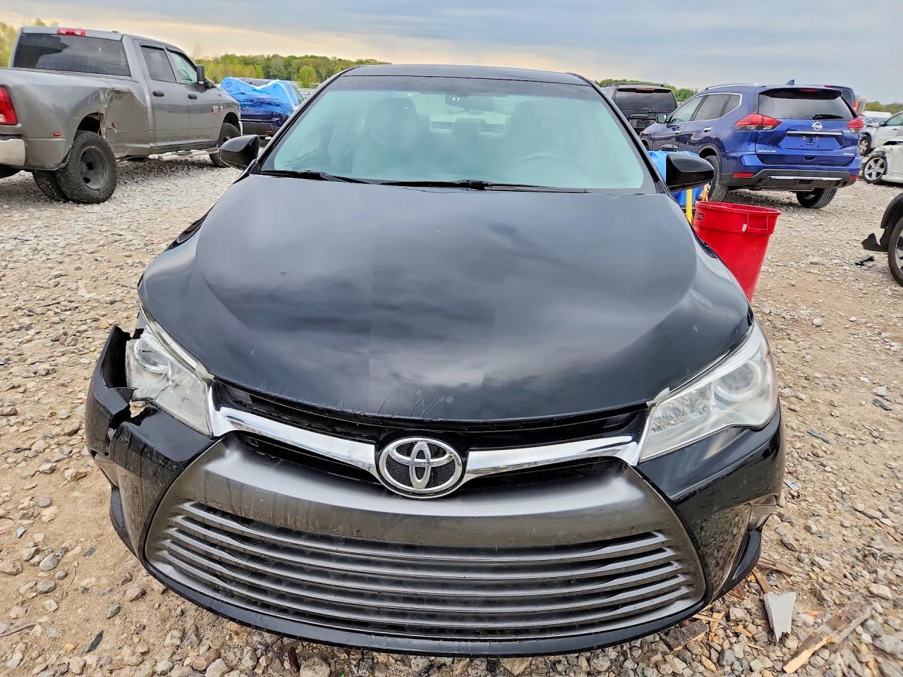 2017 TOYOTA CAMRY LE photo 9