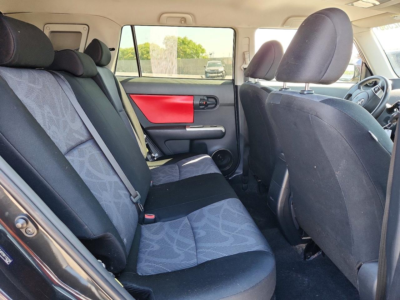 2011 TOYOTA SCION XB photo 19