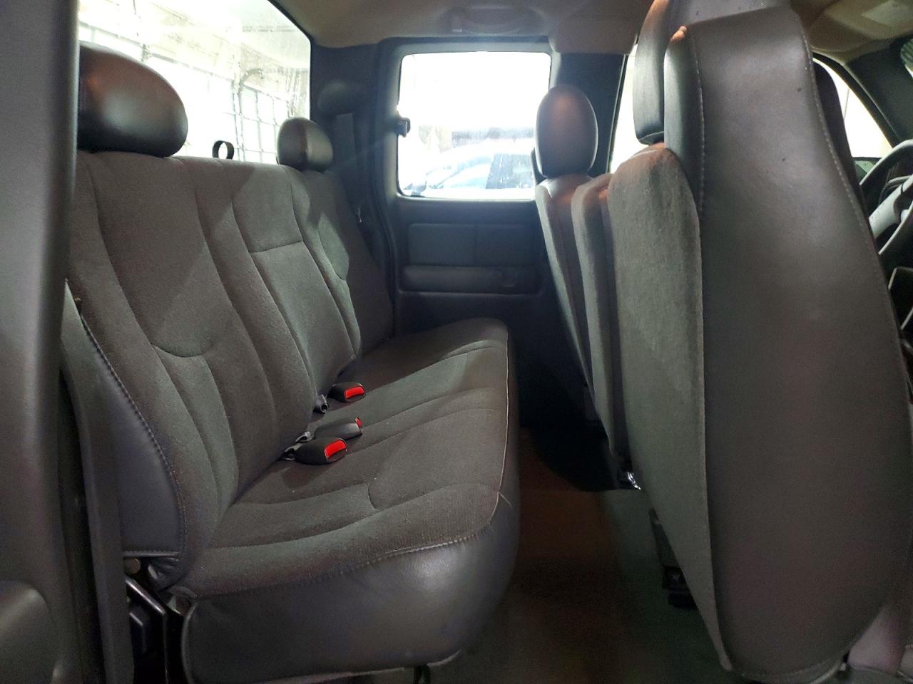 2004 CHEVROLET SILVERADO C1500 photo 28