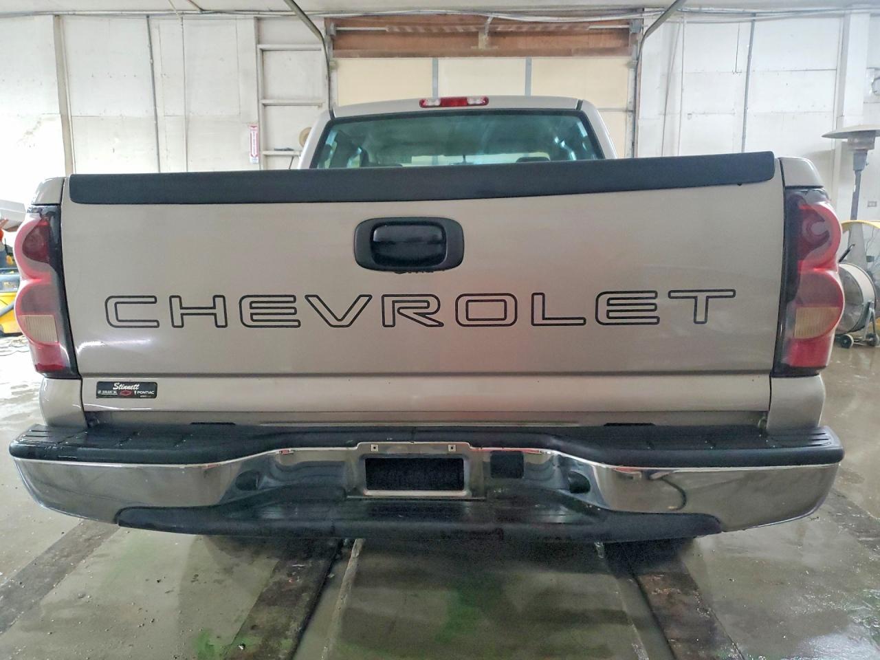 2004 CHEVROLET SILVERADO C1500 photo 16