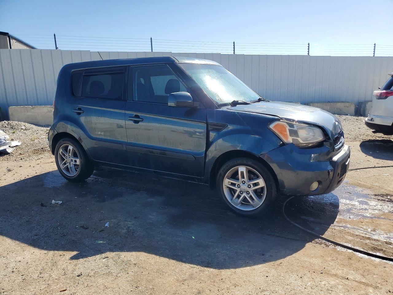 2011 KIA SOUL + photo 4