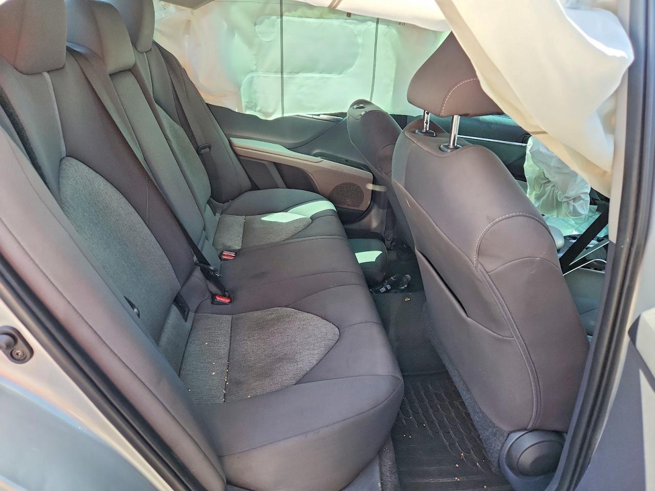 2021 TOYOTA CAMRY LE photo 28