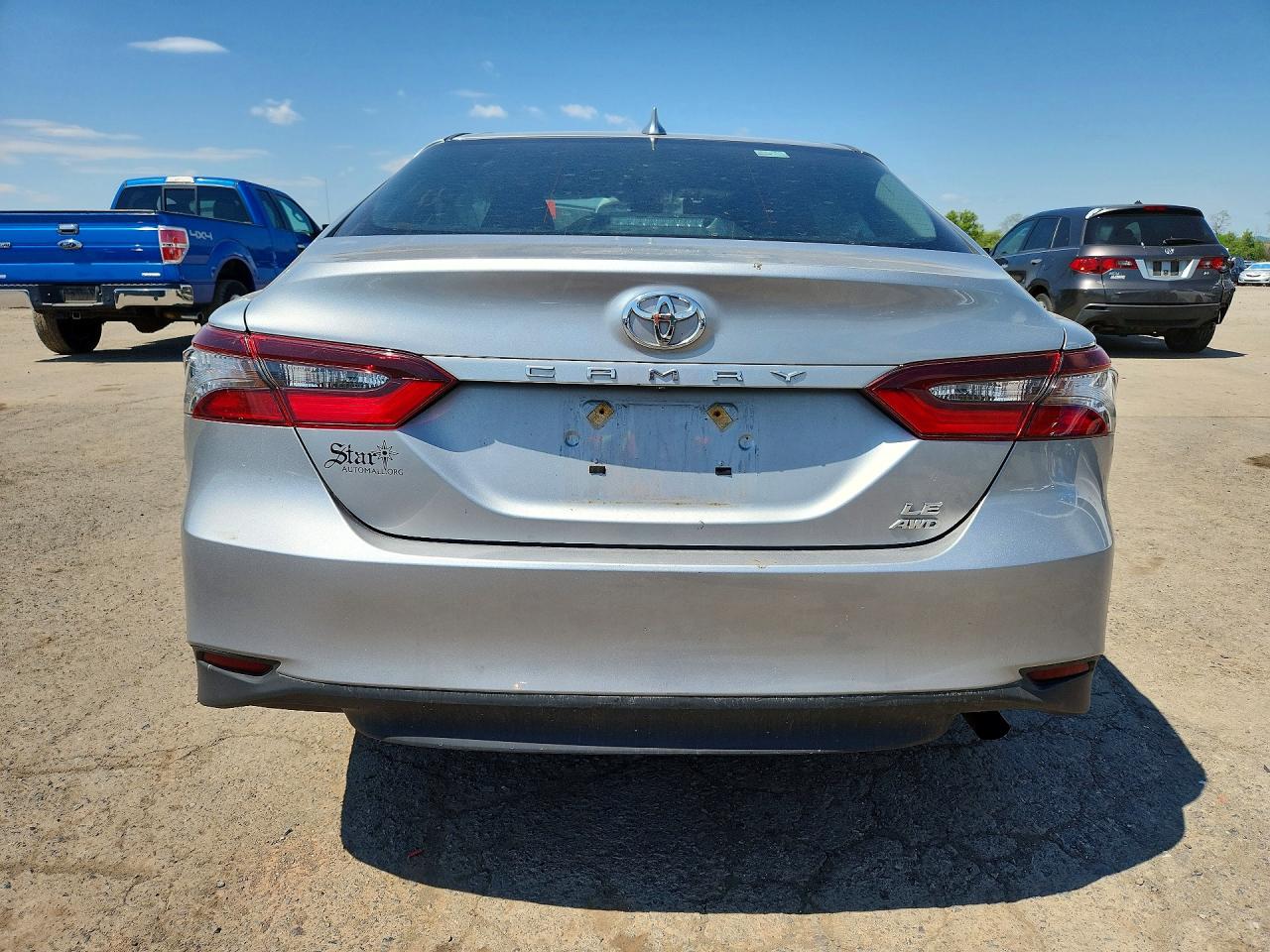 2021 TOYOTA CAMRY LE photo 16