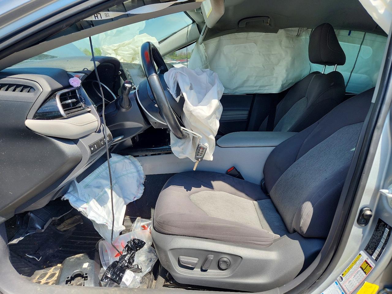 2021 TOYOTA CAMRY LE photo 19
