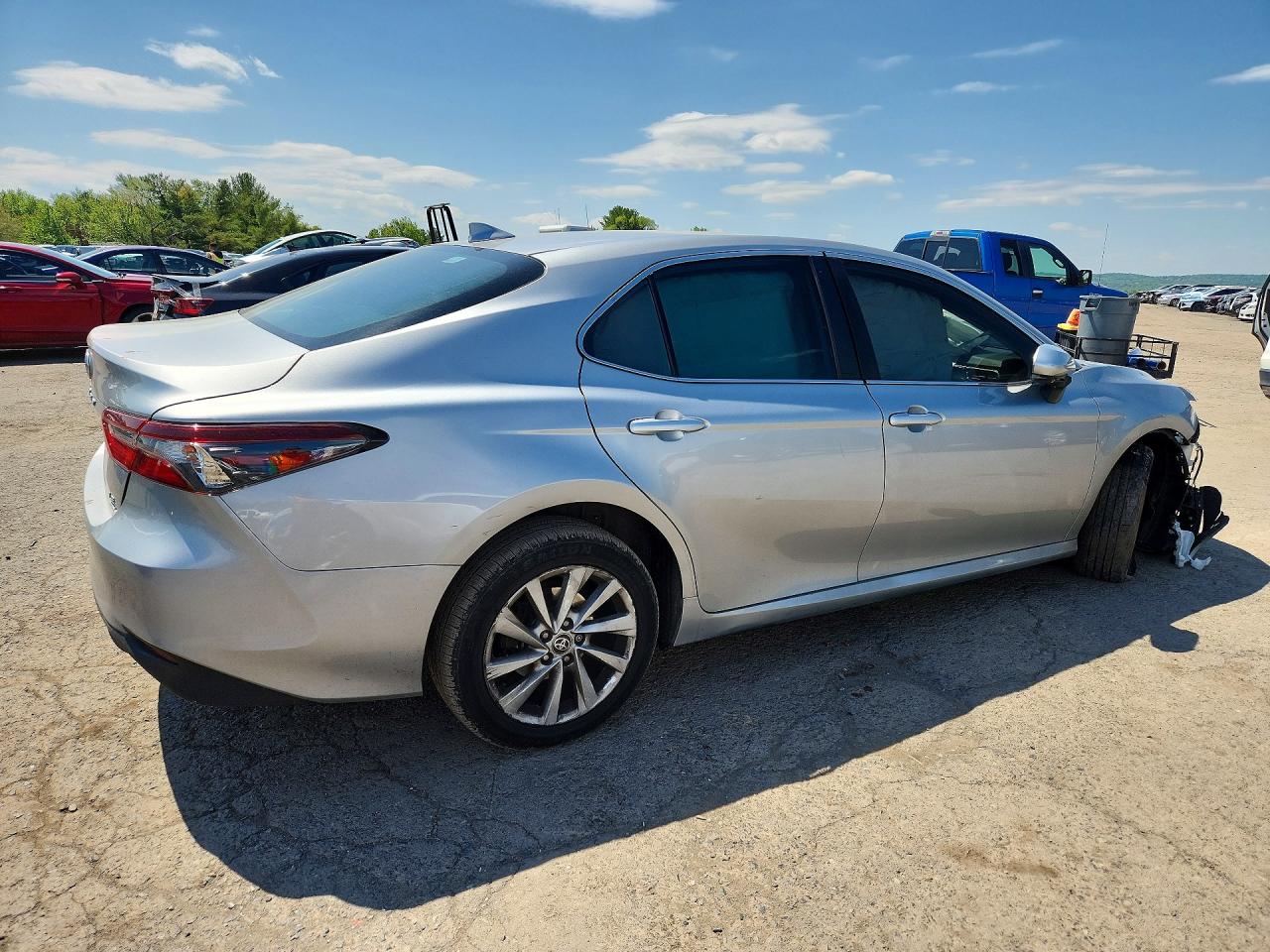 2021 TOYOTA CAMRY LE photo 7