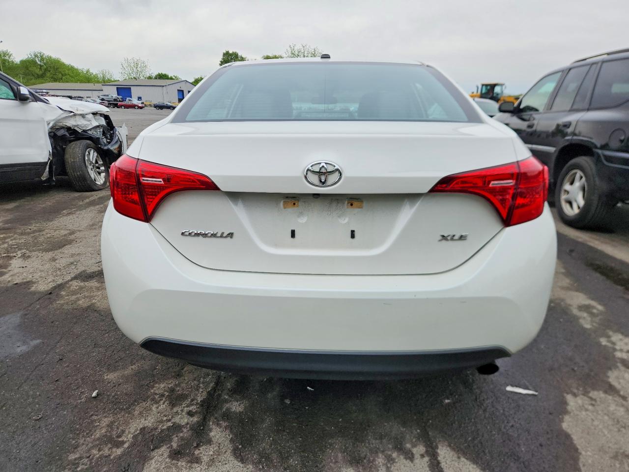 2019 TOYOTA COROLLA XLE photo 6