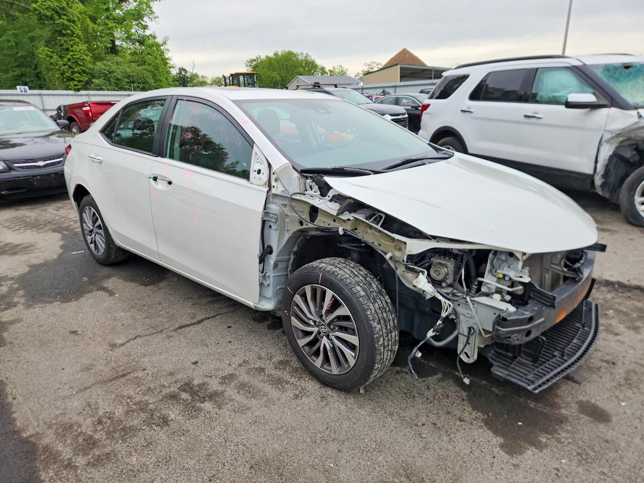 2019 TOYOTA COROLLA XLE photo 4