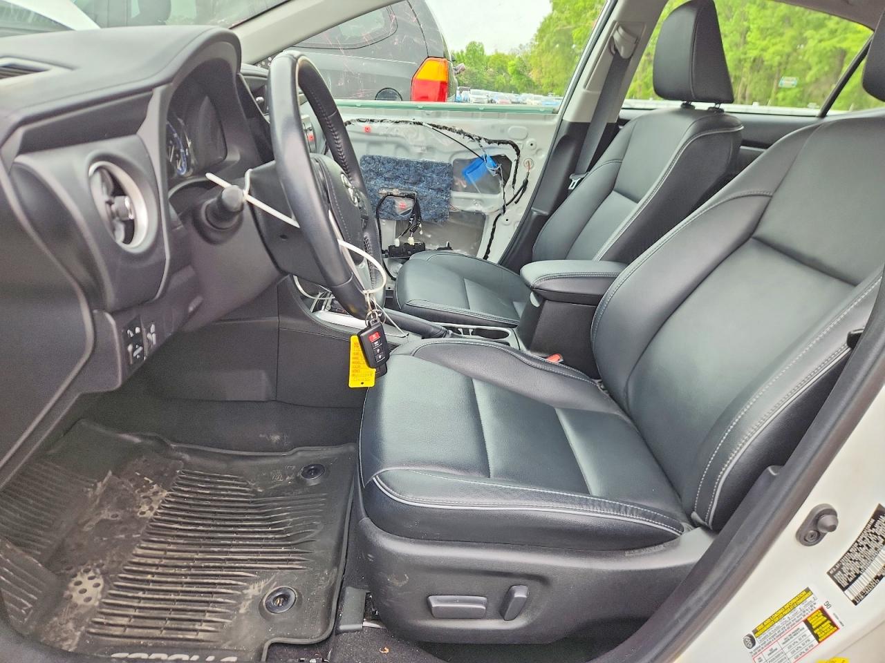 2019 TOYOTA COROLLA XLE photo 7