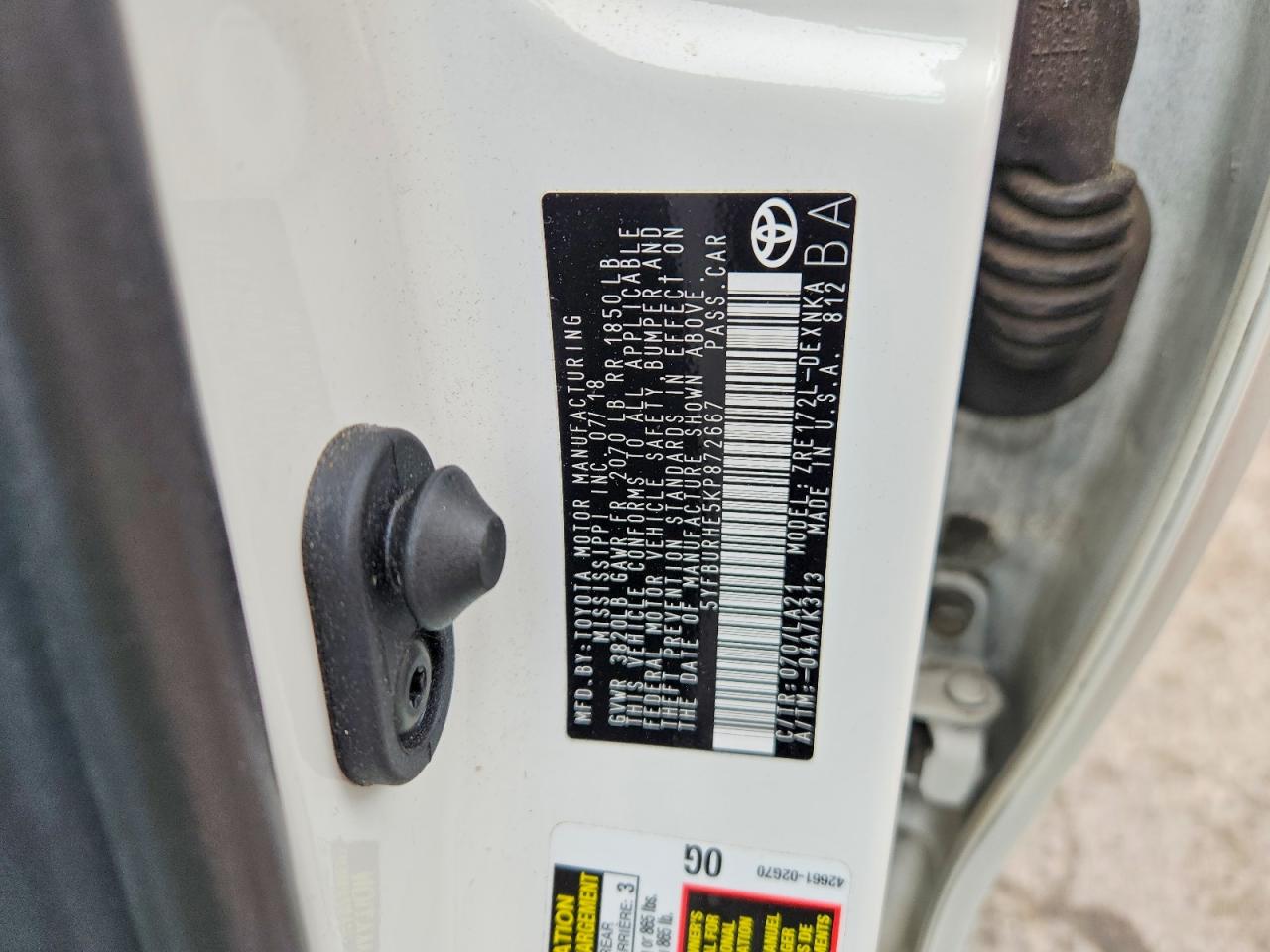 2019 TOYOTA COROLLA XLE photo 13