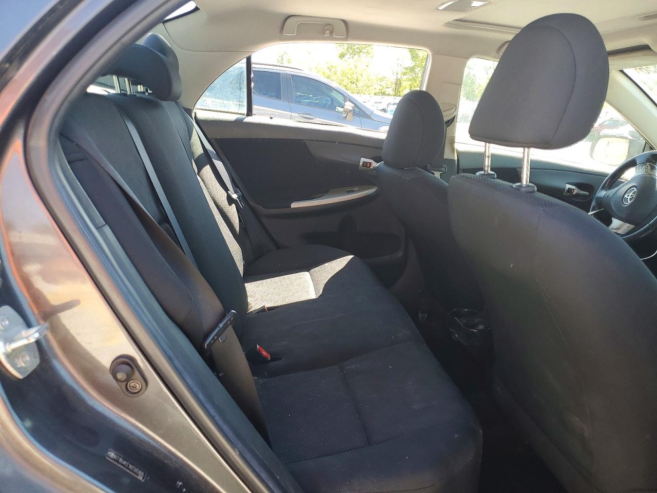 2010 TOYOTA COROLLA S photo 10