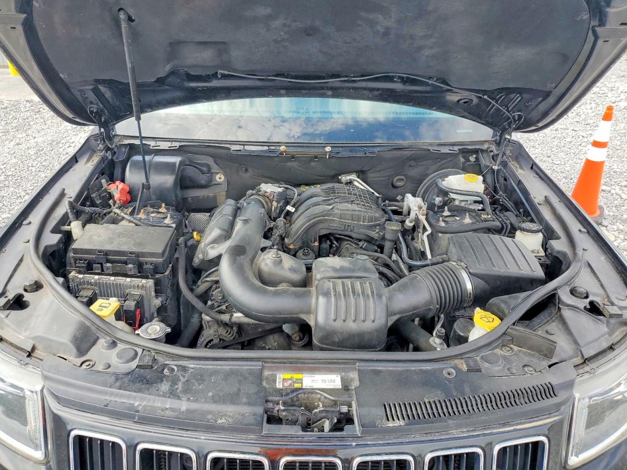 2014 JEEP GRAND CHEROKEE LAREDO photo 34