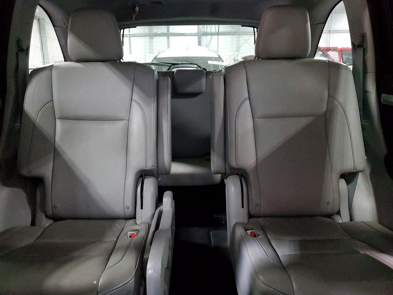 2016 TOYOTA HIGHLANDER XLE photo 19