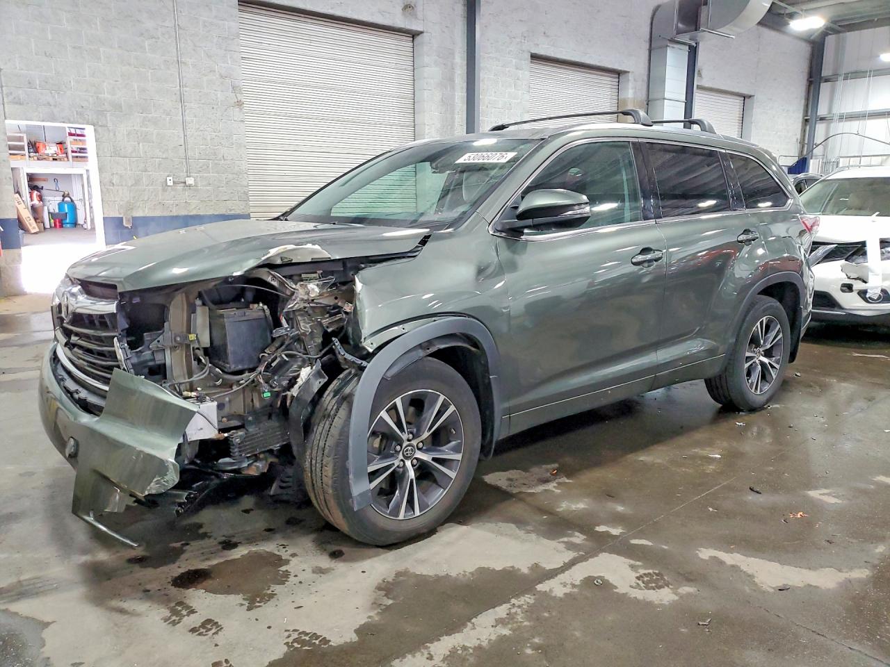 2016 TOYOTA HIGHLANDER