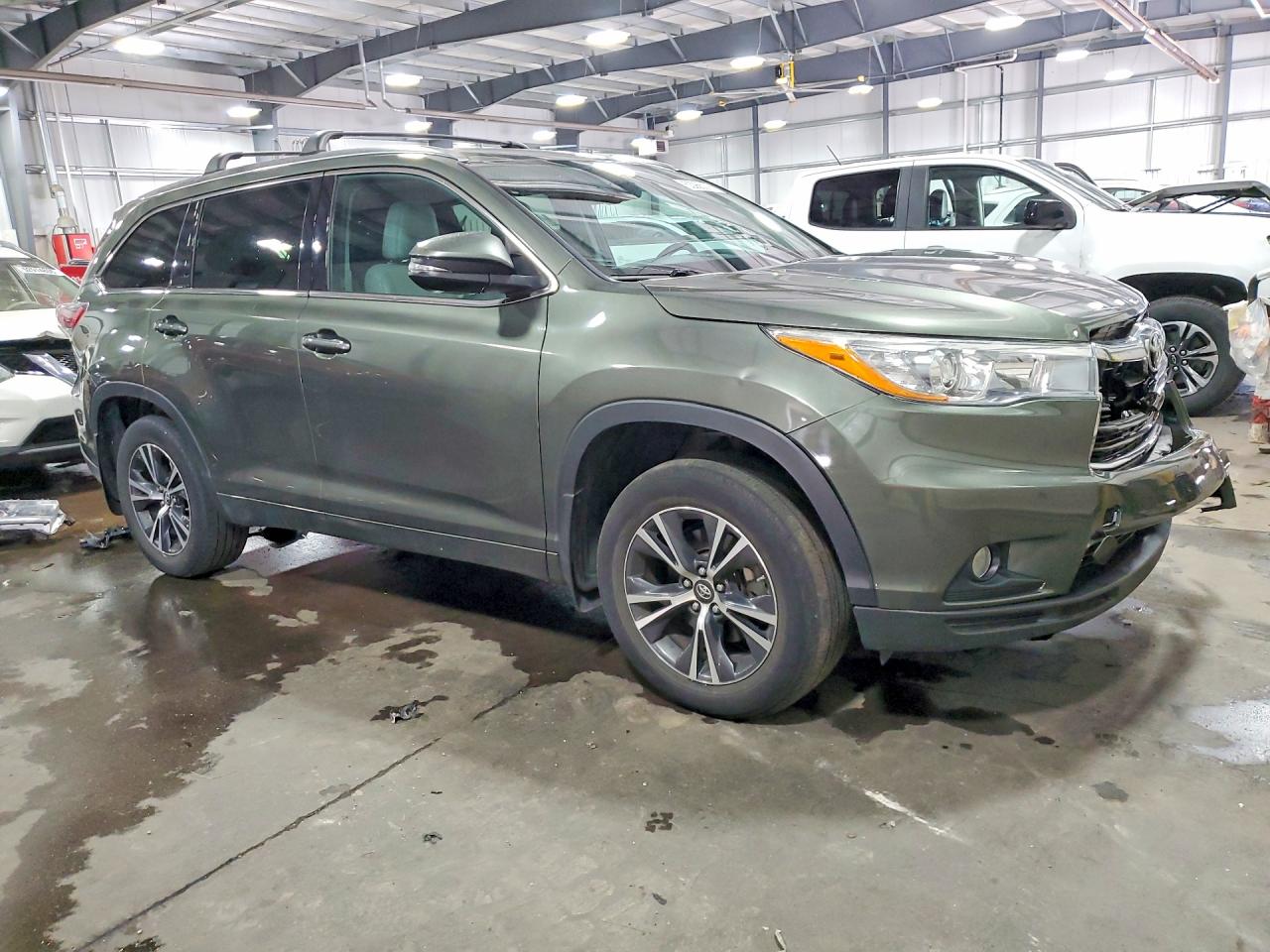 2016 TOYOTA HIGHLANDER XLE photo 7