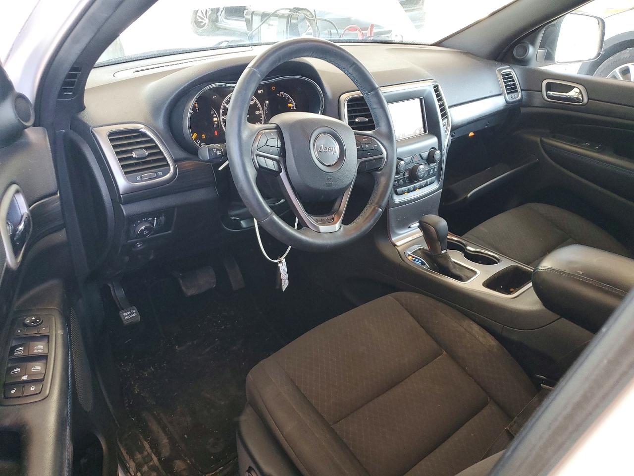 2019 JEEP GRAND CHEROKEE LAREDO photo 8