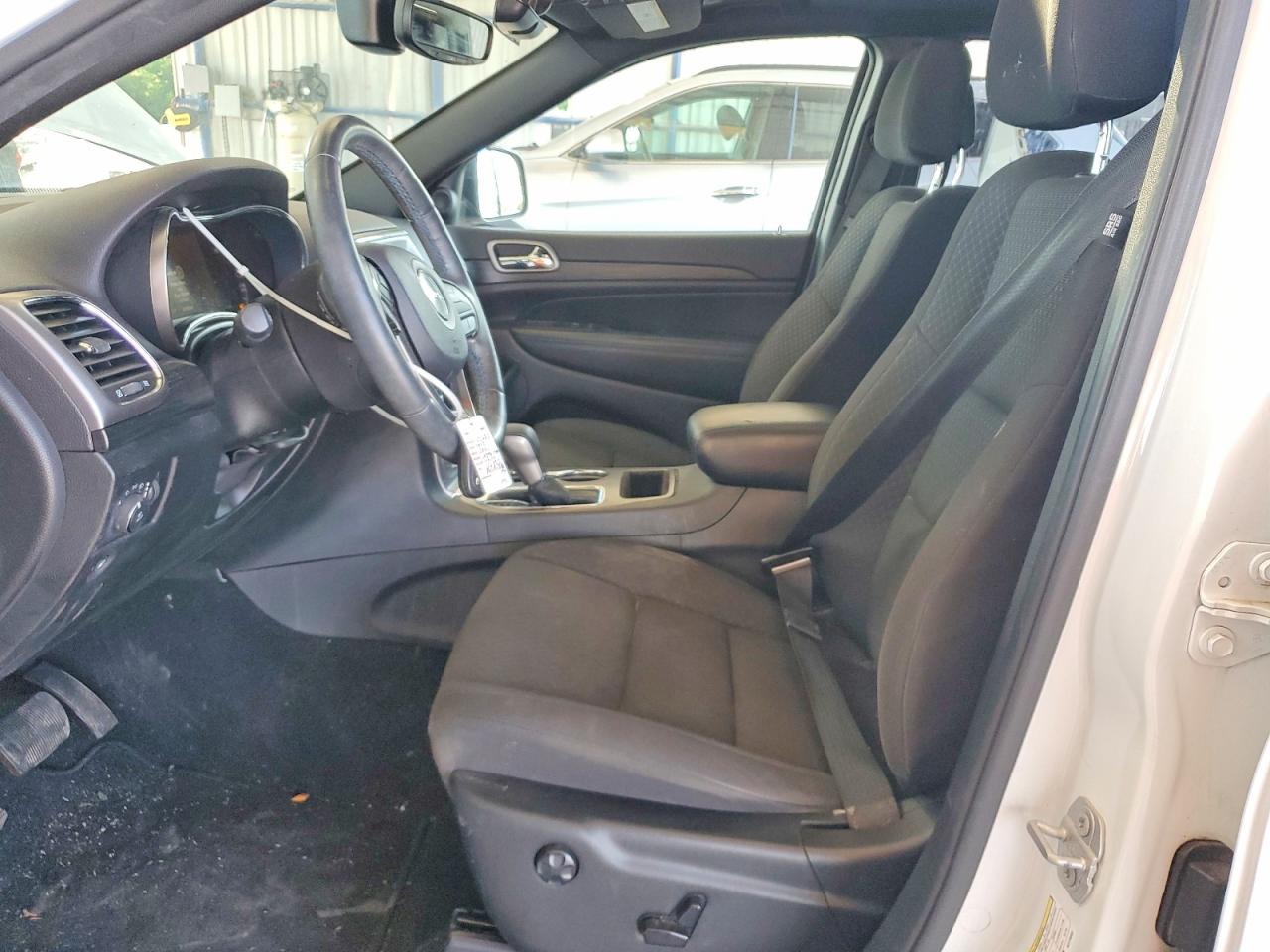 2019 JEEP GRAND CHEROKEE LAREDO photo 7