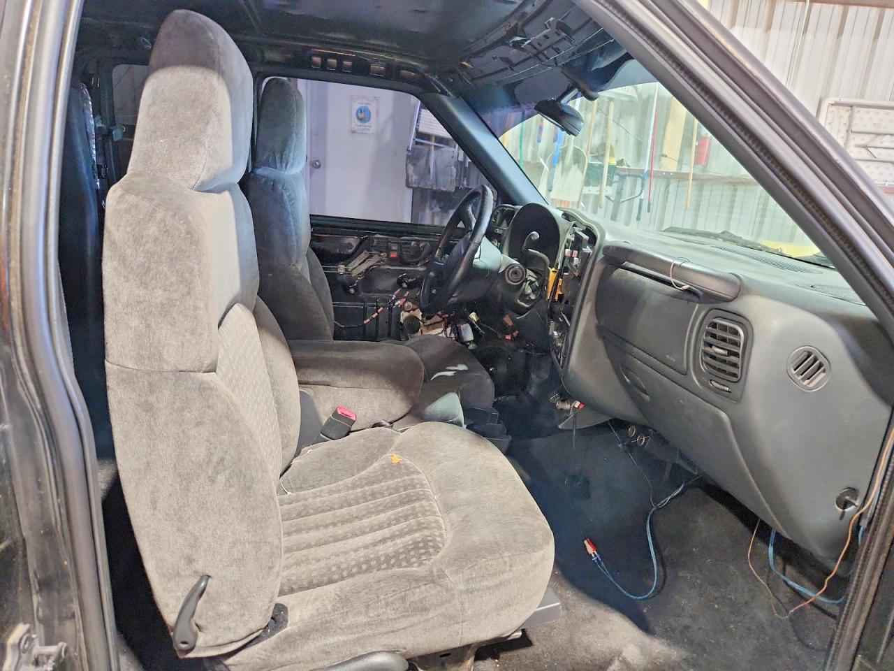 2002 CHEVROLET S TRUCK S10 photo 10