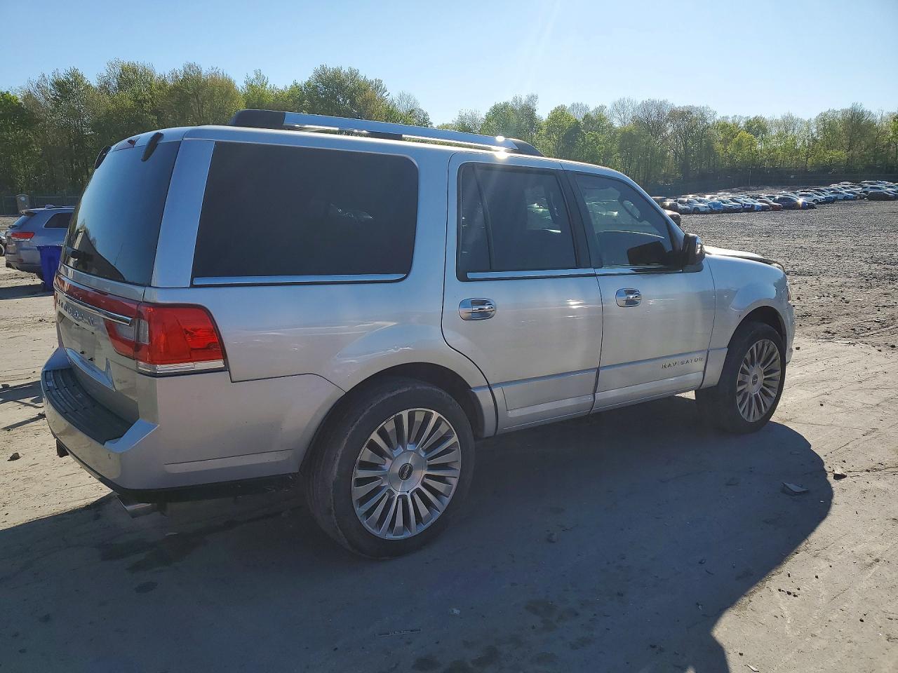 2017 LINCOLN NAVIGATOR RESERVE photo 5