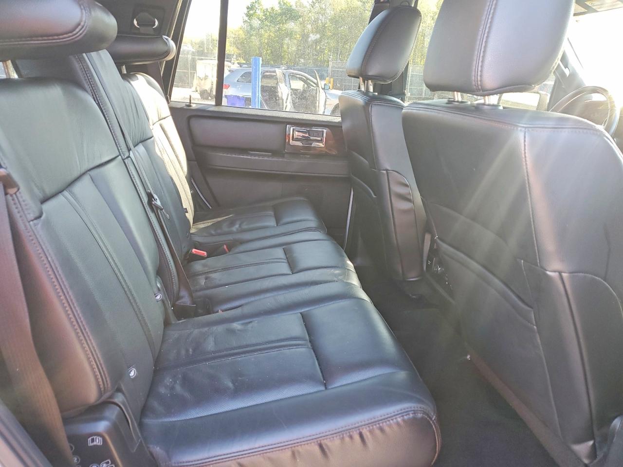 2017 LINCOLN NAVIGATOR RESERVE photo 21