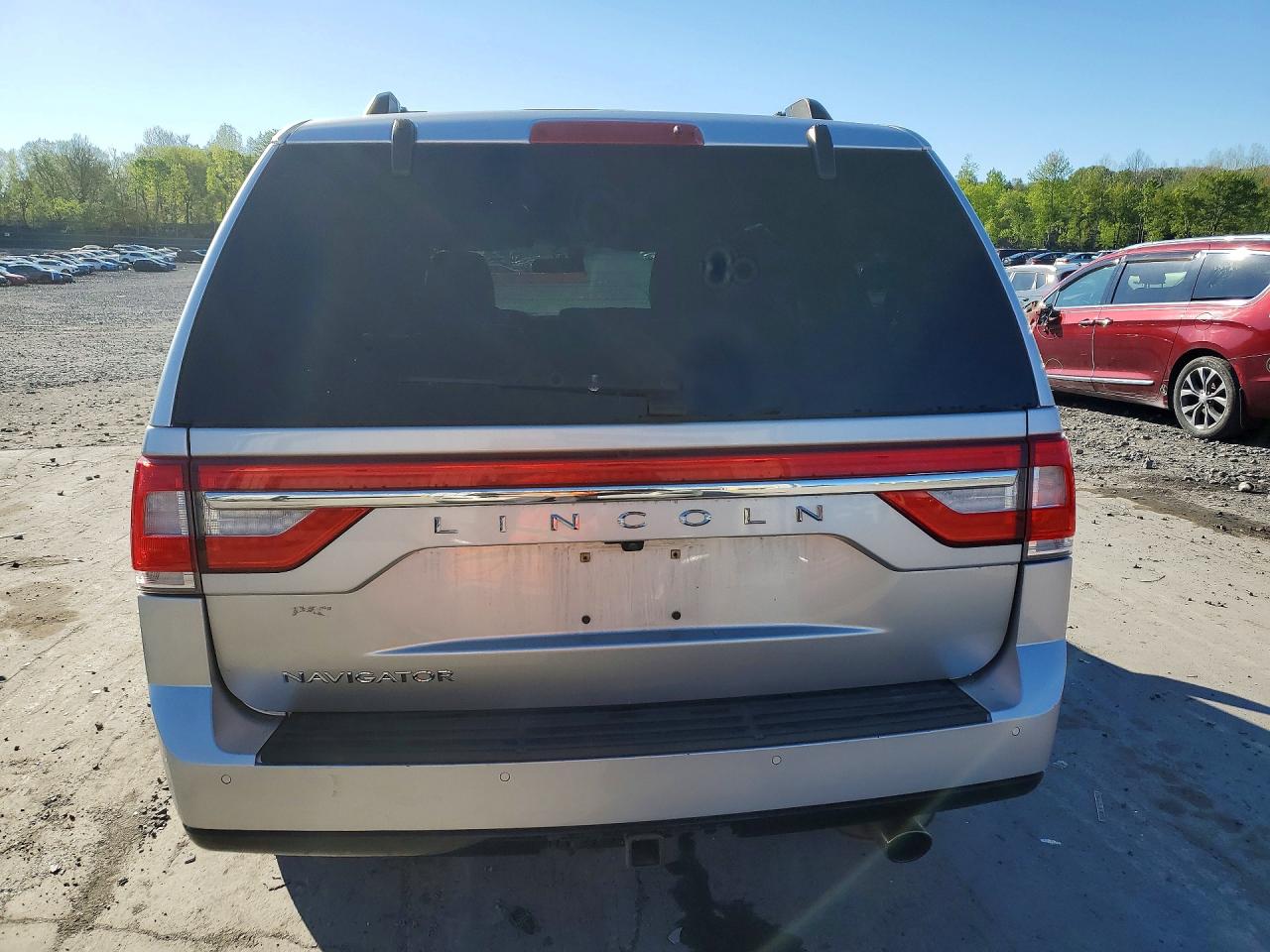 2017 LINCOLN NAVIGATOR RESERVE photo 11