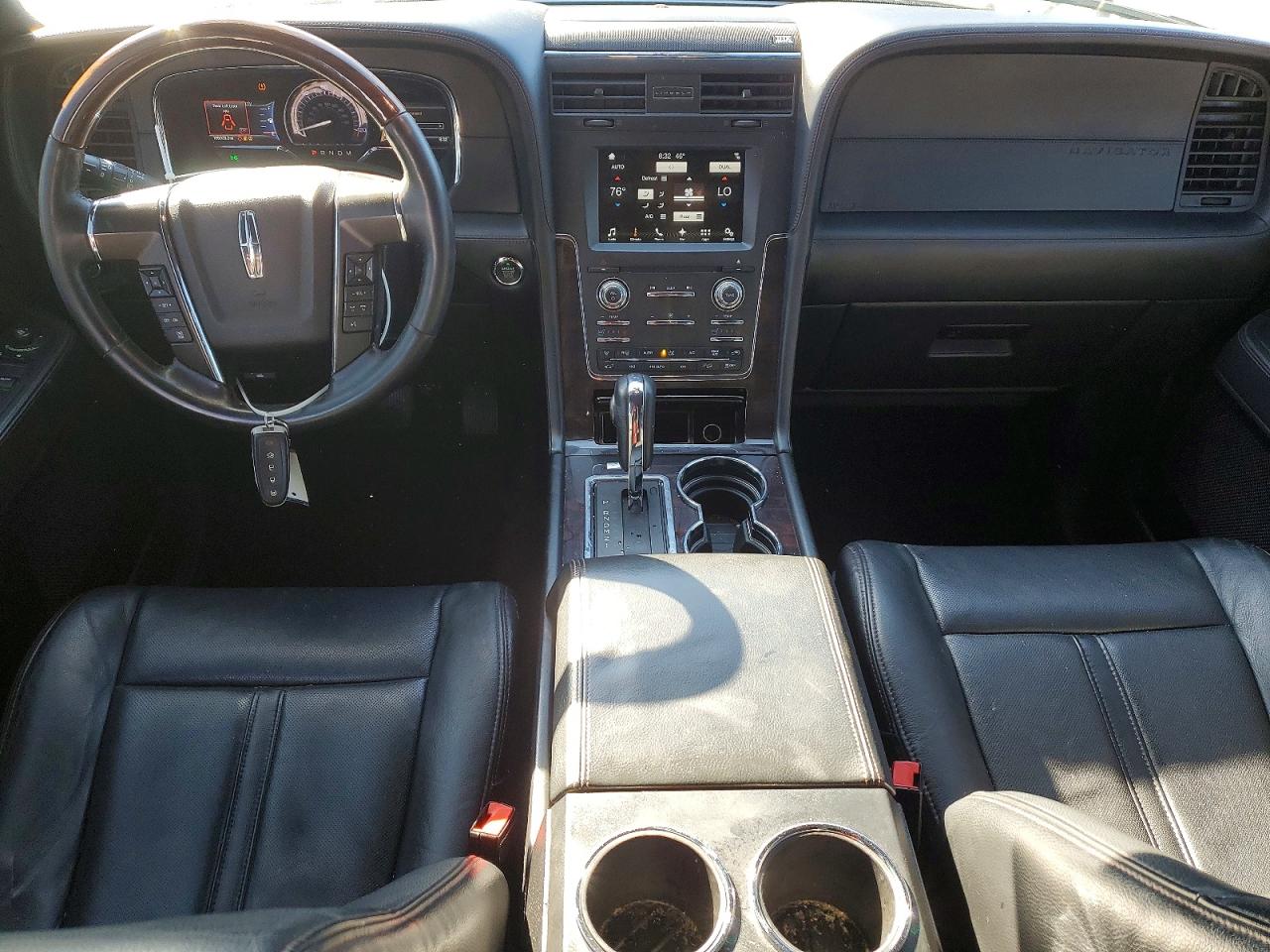 2017 LINCOLN NAVIGATOR RESERVE photo 15
