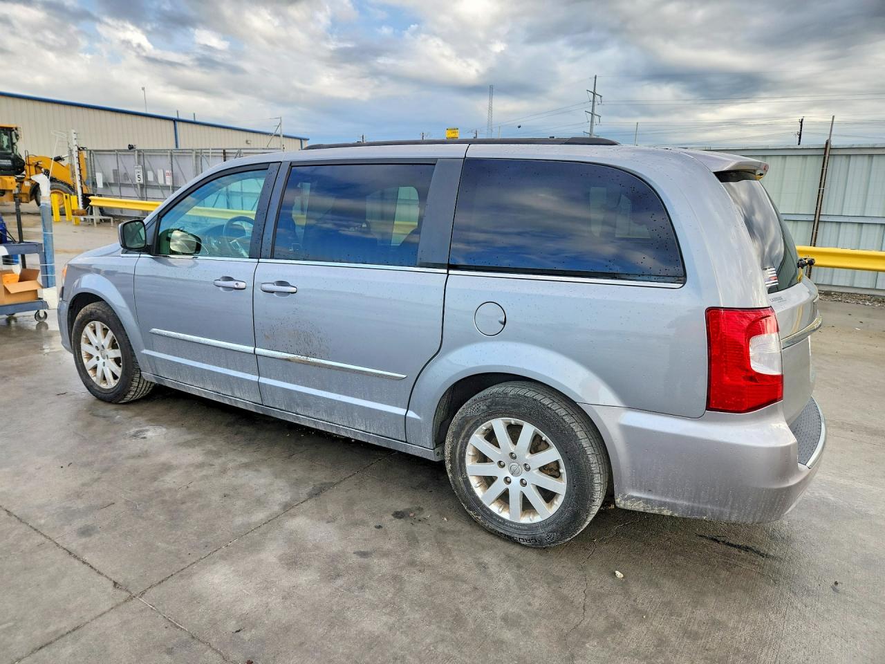 2015 CHRYSLER TOWN & COUNTRY TOURING photo 3
