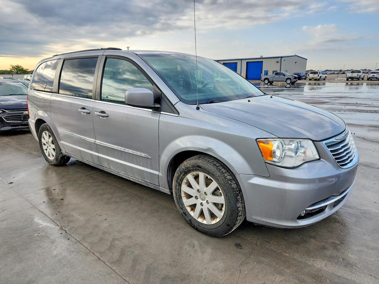 2015 CHRYSLER TOWN & COUNTRY TOURING photo 7
