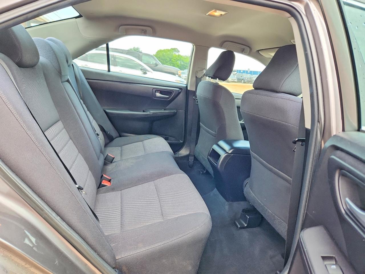 2017 TOYOTA CAMRY LE photo 19