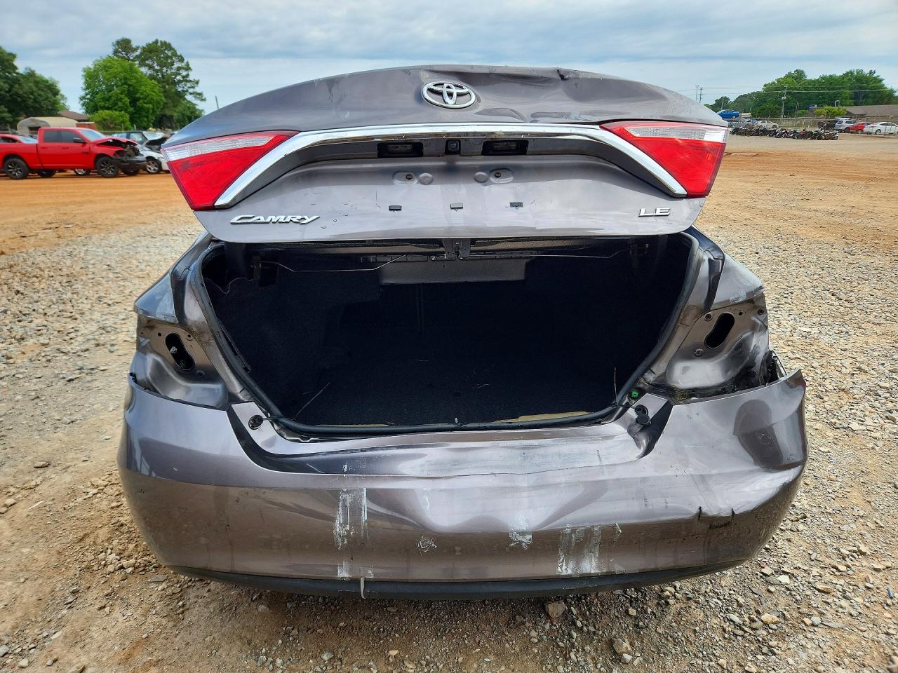 2017 TOYOTA CAMRY LE photo 11