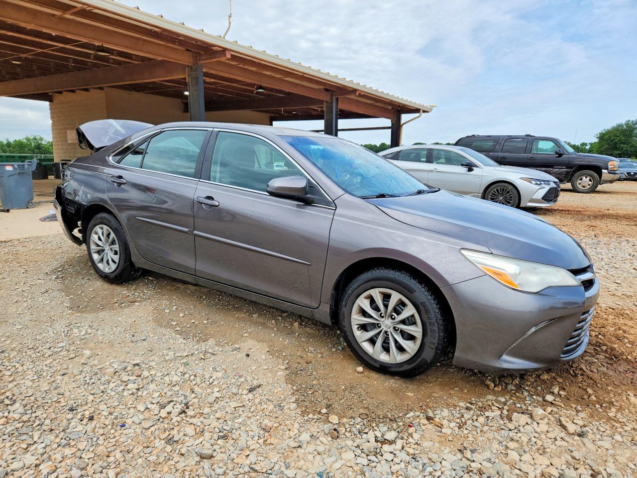 2017 TOYOTA CAMRY LE photo 7