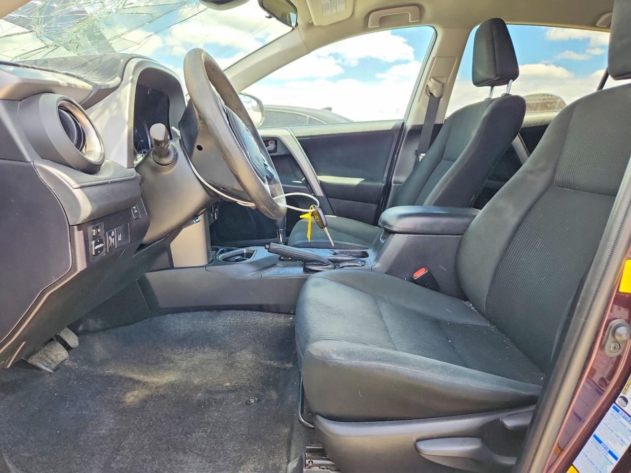 2017 TOYOTA RAV4 LE photo 7