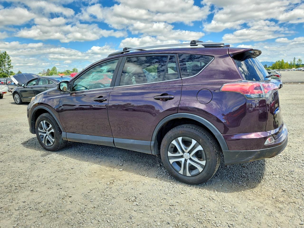 2017 TOYOTA RAV4 LE photo 2