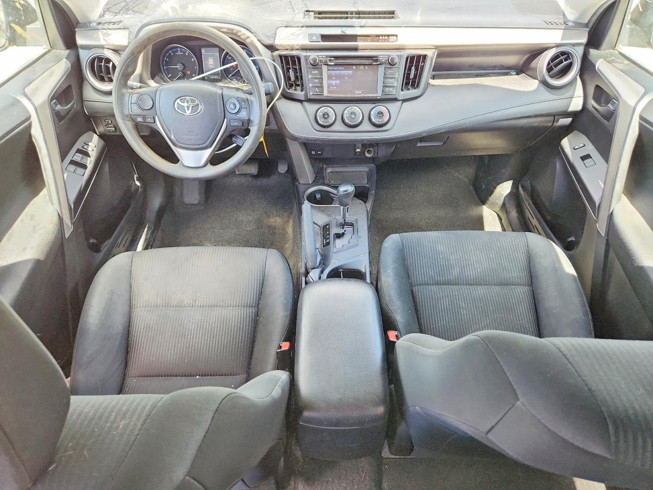 2017 TOYOTA RAV4 LE photo 8