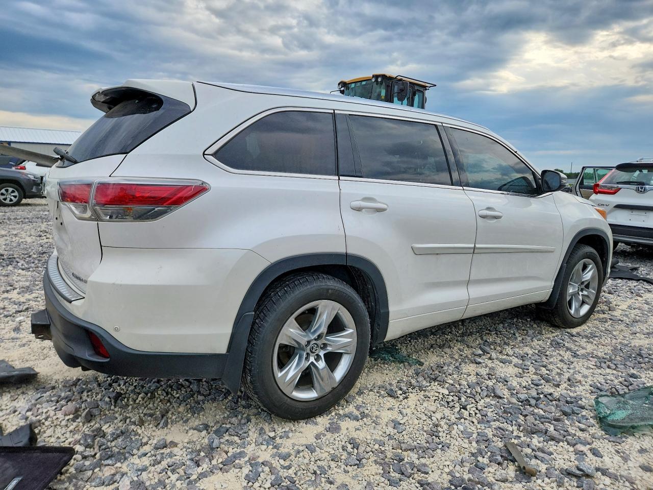 2016 TOYOTA HIGHLANDER LIMITED PLATINUM photo 3