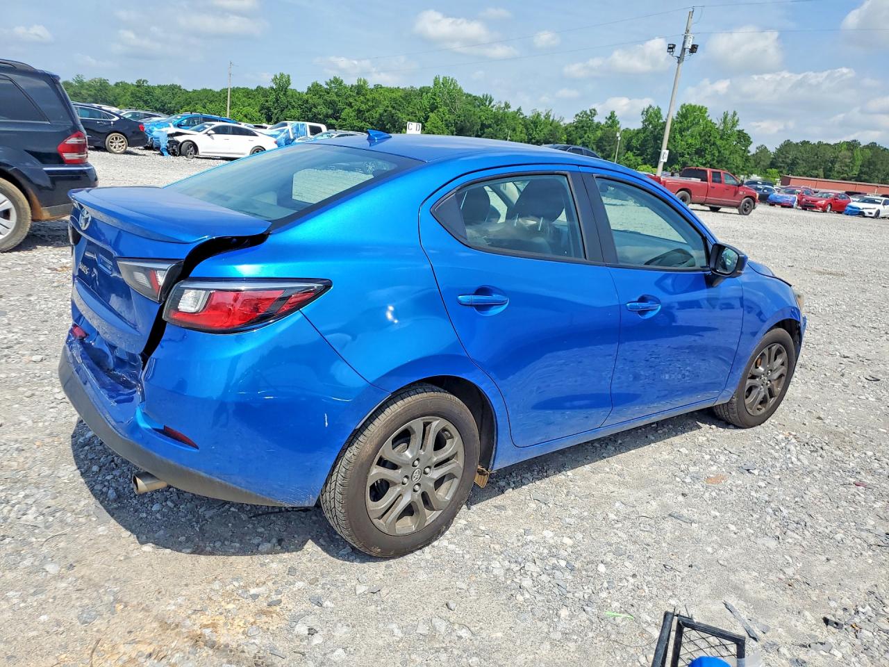 2019 TOYOTA YARIS LE photo 5