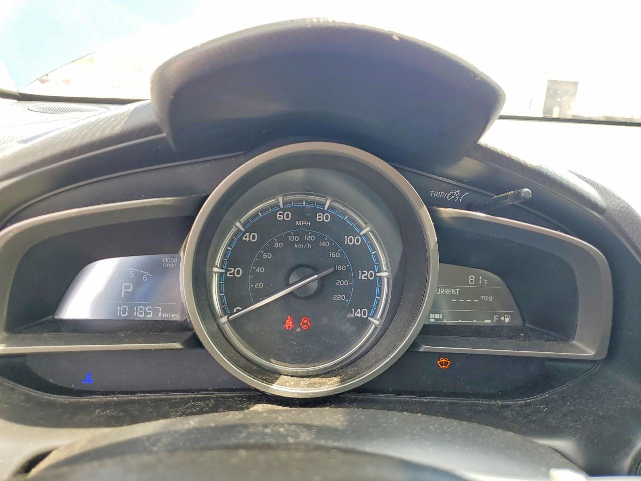 2019 TOYOTA YARIS LE photo 17