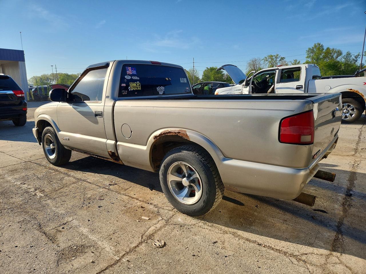 2001 CHEVROLET S TRUCK S10 photo 3