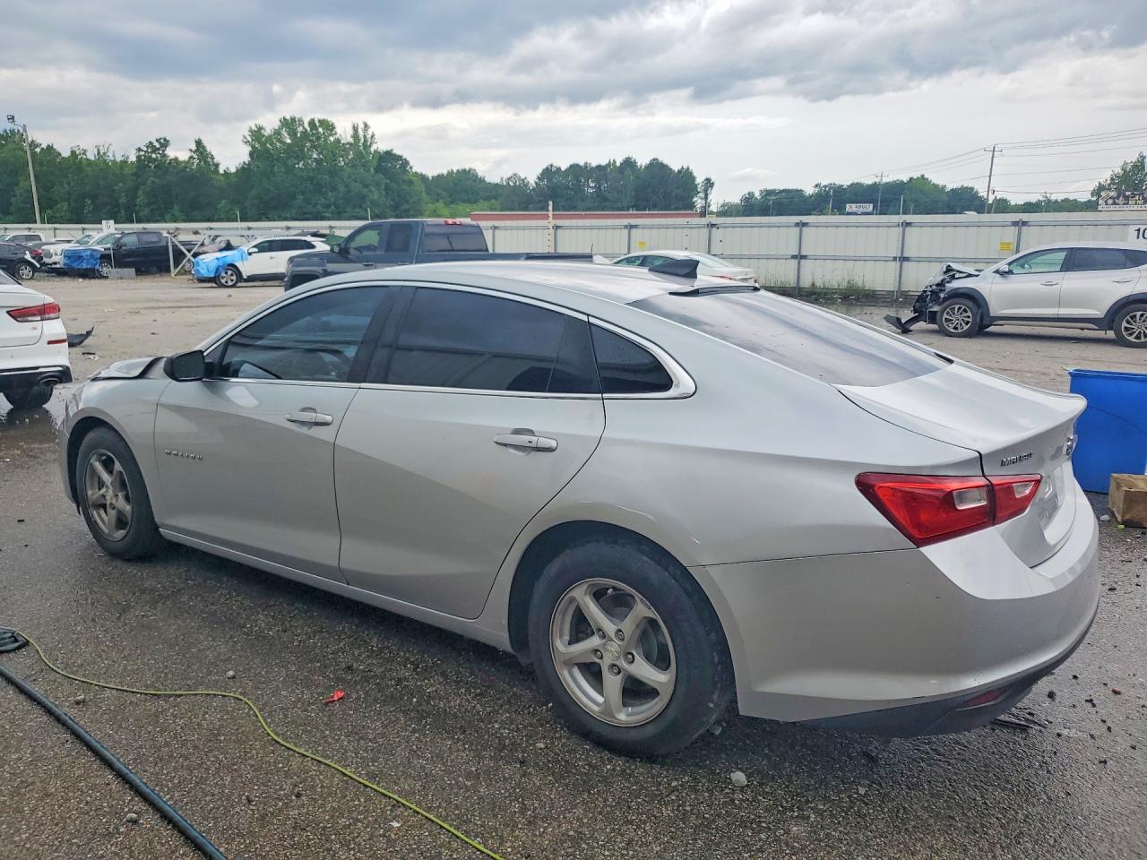 2016 CHEVROLET MALIBU LS photo 2